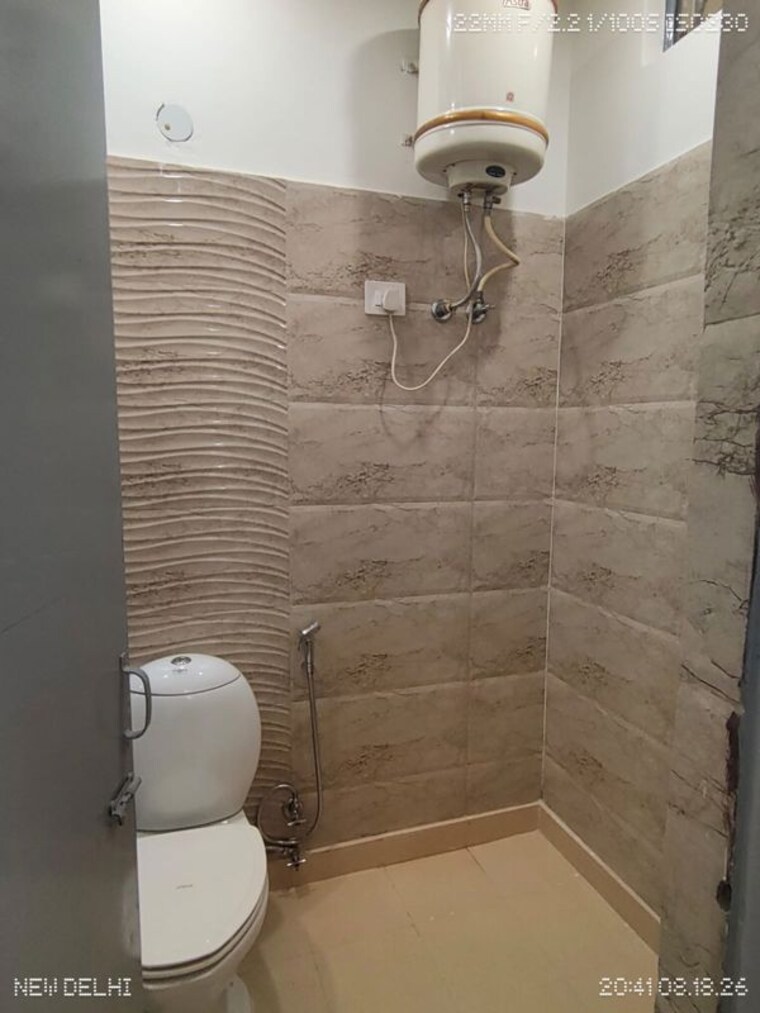 Bathroom, malviya nagar 3 Bedroom 1600 Sq.Ft. Builder Floor In Malviya Nagar Delhi 10615289