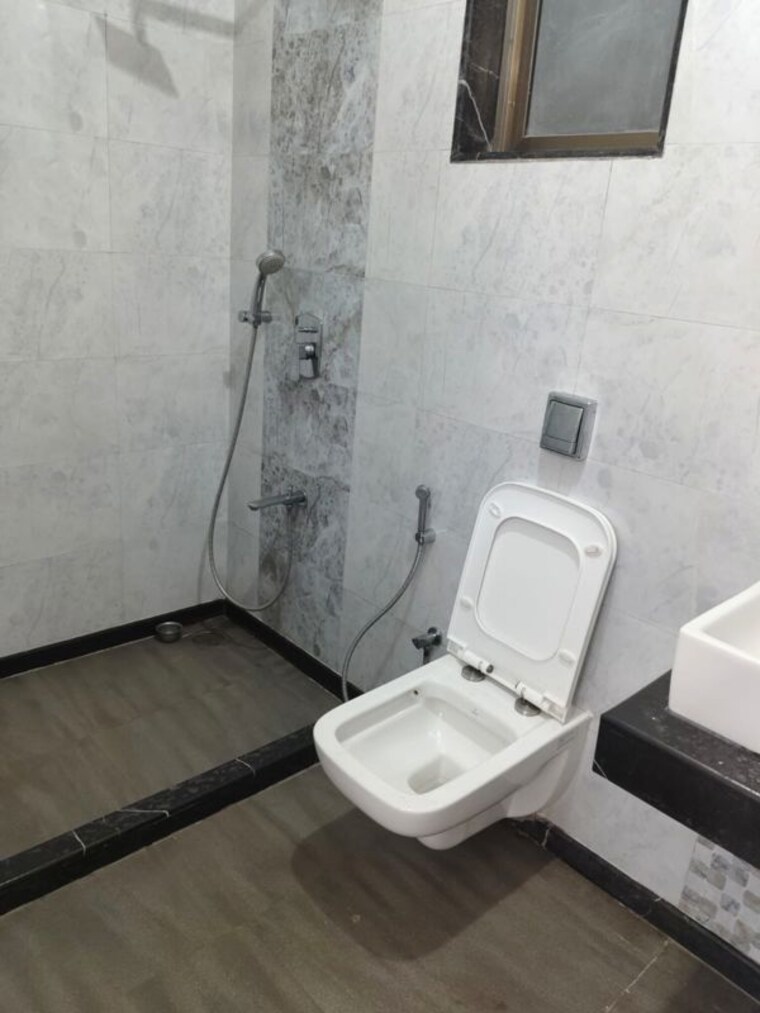 Bathroom, raj-infinia 2 Bedroom 900 Sq.Ft. Apartment In Malad West Mumbai 10615318