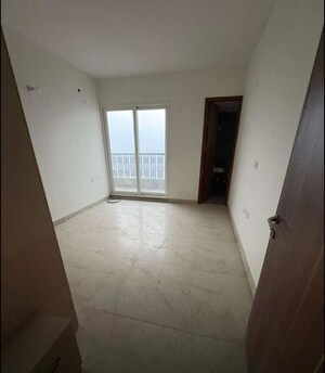 Room in 3 BHK Apartment at Malwa Escon Primera, International Airport Road – for Rent