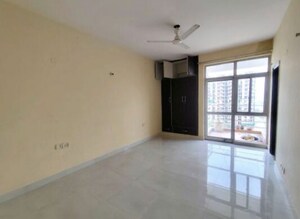 Room in 3 BHK Apartment at Piyush Heights, Sector 89 – for Rent