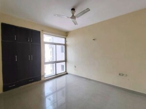 Room in 3 BHK Apartment at Piyush Heights, Sector 89 – for Rent