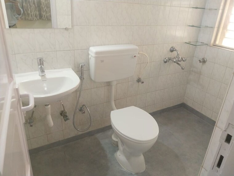 Bathroom, raheja-sunglow 2 Bedroom 930 Sq.Ft. Apartment In Powai Mumbai 10615255