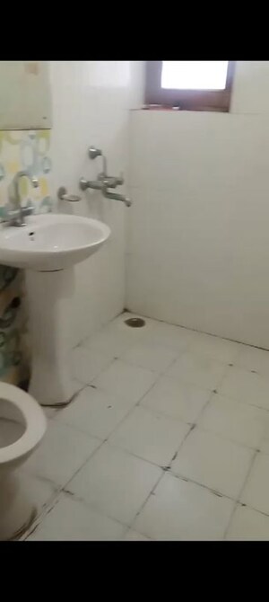 Bathroom in 4 BHK Independent House at Jogiwala – for Rent