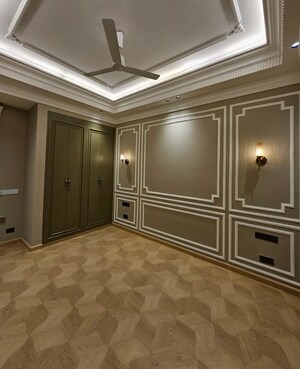Room in 3 BHK Builder Floor at Sushant Lok I – for Rent