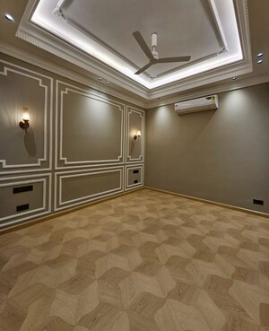 Room in 3 BHK Builder Floor at Sushant Lok I – for Rent