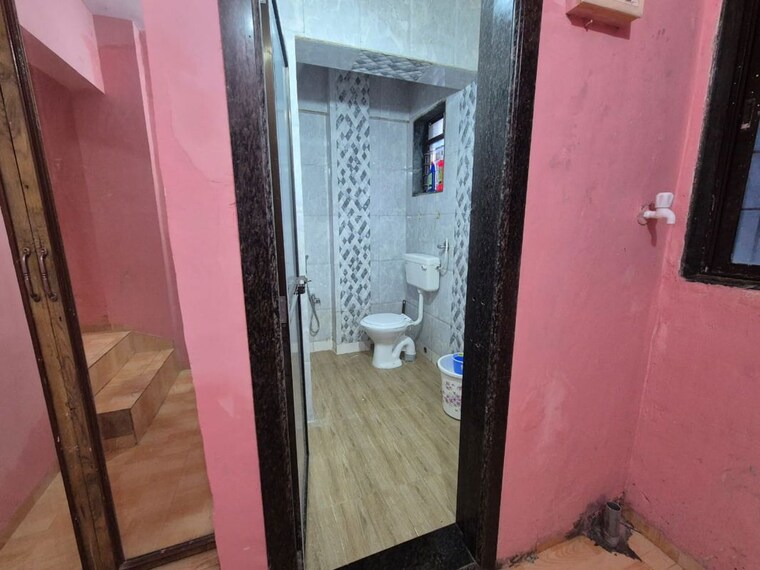 Bathroom, andheri east Pg For Boys & Girls In Andheri East 10615419