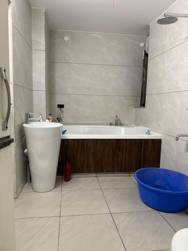 Bathroom, ambala highway 6 Bedroom 5210 Sq.Ft. Apartment In Ambala Highway Zirakpur 10615416