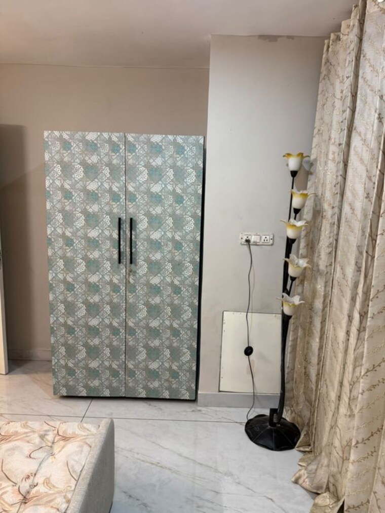 Room, ambala highway 6 Bedroom 5210 Sq.Ft. Apartment In Ambala Highway Zirakpur 10615416