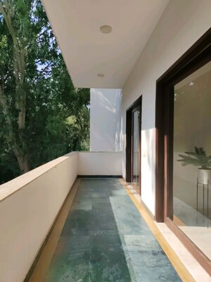 Balcony in 4 BHK Builder Floor at Ansal Sushant Lok I, Sector 43 – for Rent