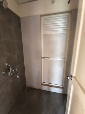 Room in 1.5 BHK Apartment at Vijay Orovia, Ghodbunder Road – for Sale