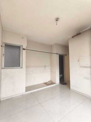 Room in 1.5 BHK Apartment at Vijay Orovia, Ghodbunder Road – for Sale