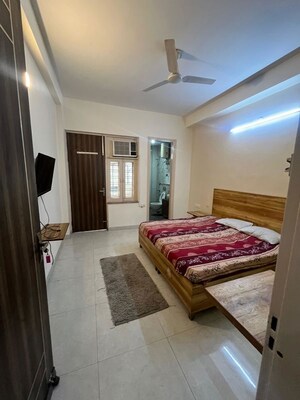 Bedroom in 3 BHK Builder Floor at Sector 47 – for Rent