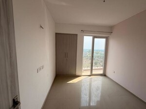 Room in 2 BHK Apartment at Home And Soul Beetle Lap, Sector 25 Yamuna Expressway – for Rent