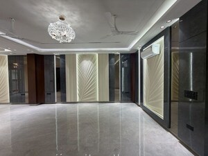 Building Lobby in 4 BHK Builder Floor at Sector 22 – for Rent