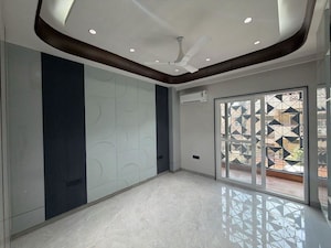 Bedroom in 4 BHK Builder Floor at Sector 22 – for Rent