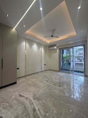 Room in 4 BHK Builder Floor at Sector 22 – for Rent