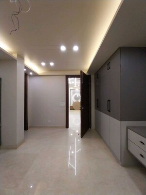 Room in 4 BHK Builder Floor at Sector 23 – for Rent