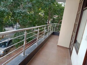Balcony in 2.5 BHK Builder Floor at Ansal Sushant Lok I, Sector 43 – for Rent