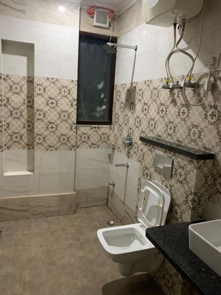 Bathroom, ansal-sushant-lok-i 2.5 Bedroom 1700 Sq.Ft. Builder Floor In Sector 43 Gurgaon 10615462
