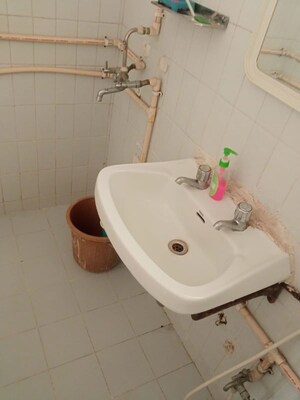 Bathroom in 3.5 BHK Apartment at Magarpatta Laburnum Park, Hadapsar – for Rent