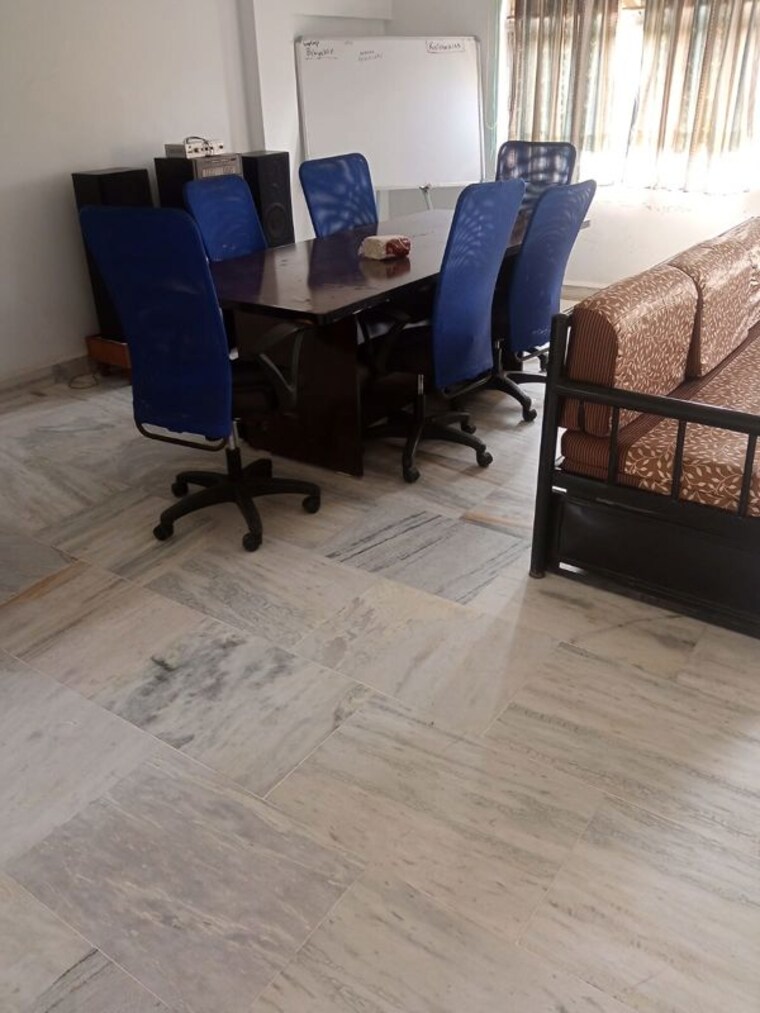  Parking, magarpatta-laburnum-park 3.5 Bedroom 1500 Sq.Ft. Apartment In Hadapsar Pune 10615478