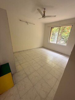 3.5 BHK + Servant Room Apartment For Rent in Magarpatta Laburnum Park