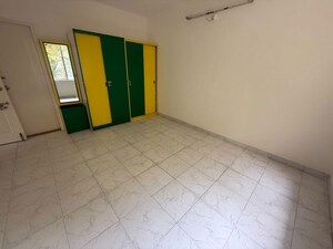 Room in 3.5 BHK Apartment at Magarpatta Laburnum Park, Hadapsar – for Rent