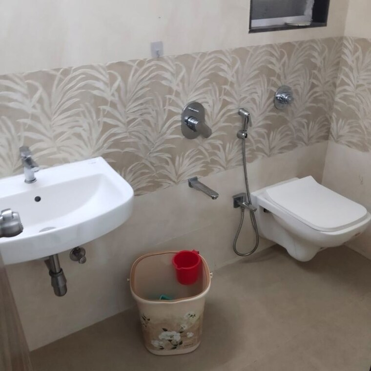 Bathroom, mohite-anuj-aura 1 Bedroom 480 Sq.Ft. Apartment In Pant Nagar Mumbai 10615517