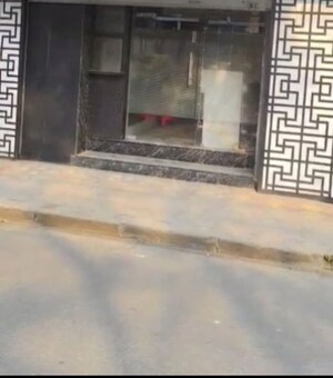 Room in  Shop at Kalim Solitaire 20, Cit Road – for Rent