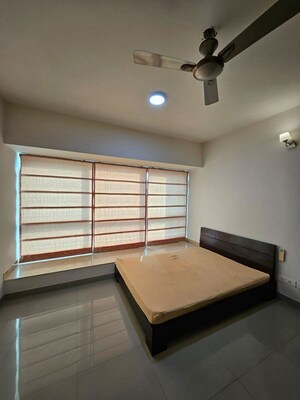 Room in 2 BHK Apartment at DB Woods, Goregaon East – for Rent