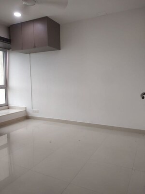 Room in 3 BHK Apartment at DB Woods, Goregaon East – for Rent