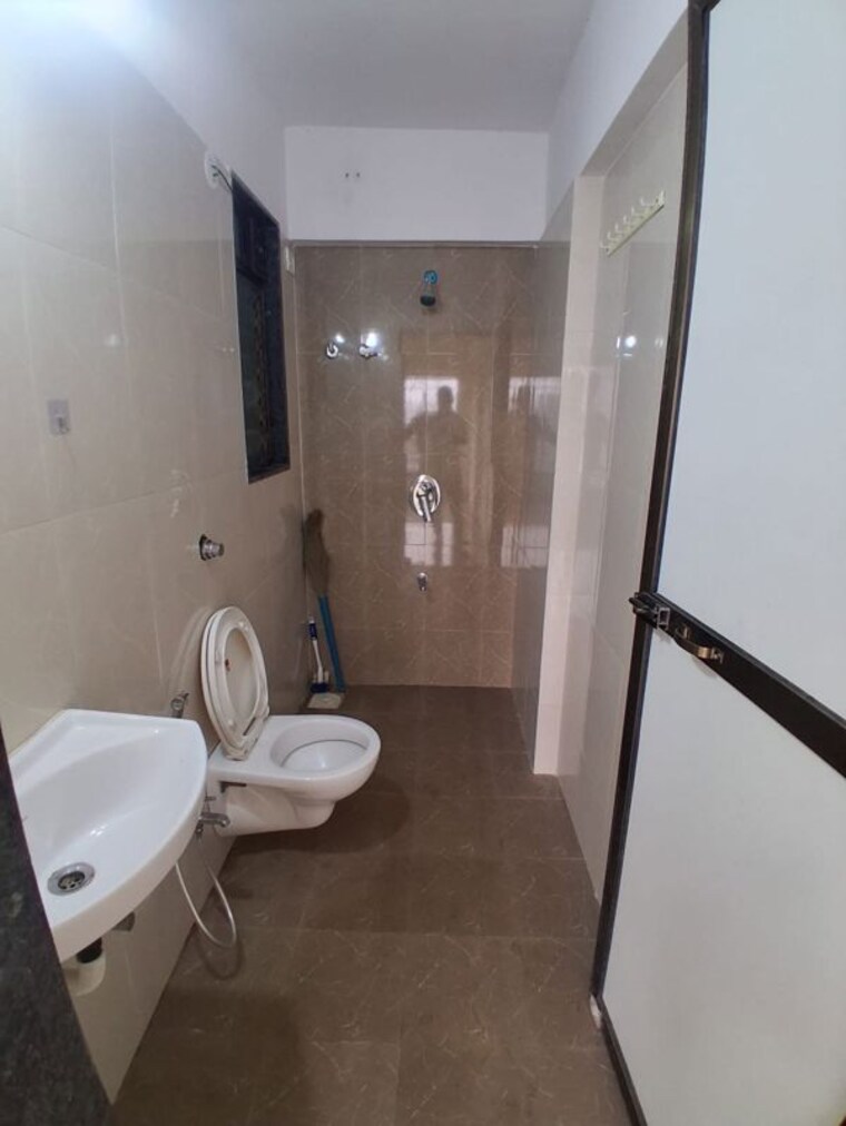 Bathroom, triveni-apartments-tilak-nagar 1 Bedroom 470 Sq.Ft. Apartment In Tilak Nagar Mumbai 10615590