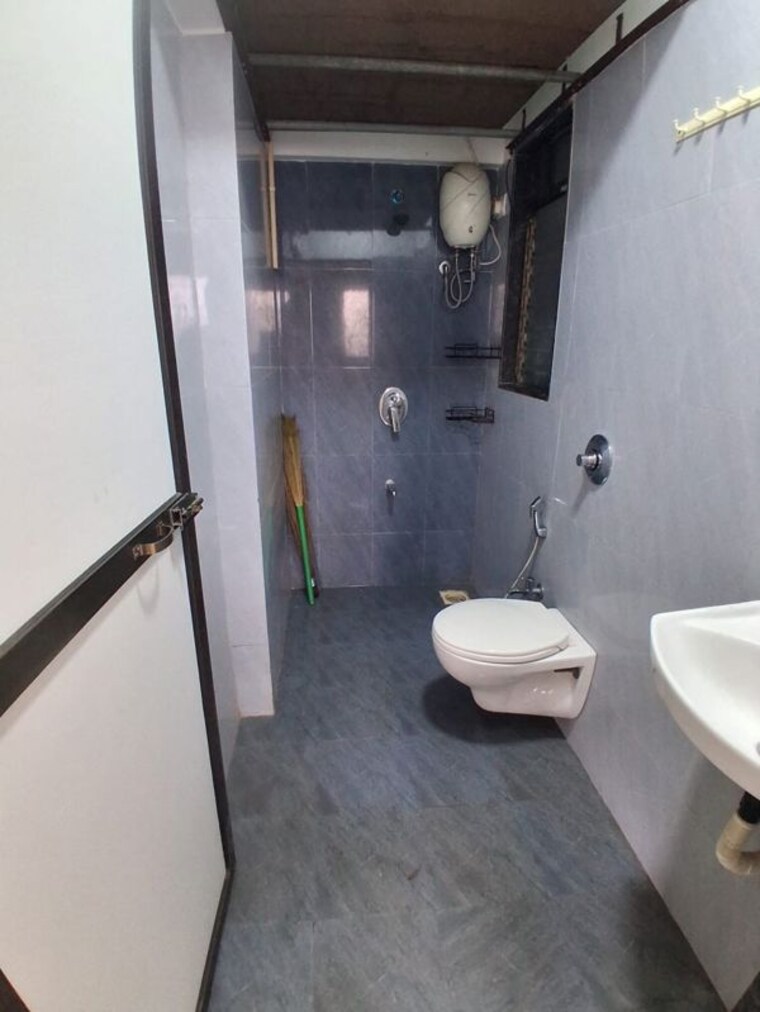 Bathroom, triveni-apartments-tilak-nagar 1 Bedroom 470 Sq.Ft. Apartment In Tilak Nagar Mumbai 10615590