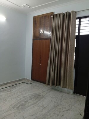 Room in 2 BHK Builder Floor at Sector 22 – for Rent