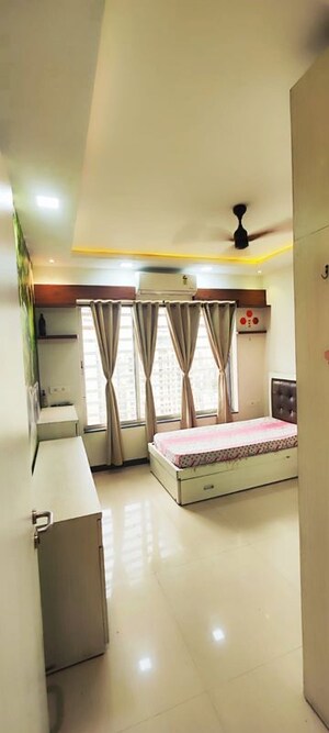 Furnished Amenities in 2 BHK Apartment at Soham Tropical Lagoon, Ghodbunder Road – for Rent
