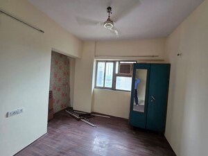 Room in 2.5 BHK Apartment at Lodha Splendora, Ghodbunder Road – for Rent