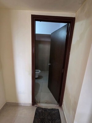 Room in 2.5 BHK Apartment at Lodha Splendora, Ghodbunder Road – for Rent
