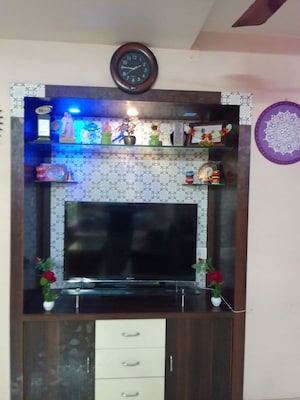Furnished Amenities in 2 BHK Apartment at Akashganga Complex Kavesar, Kavesar – for Rent