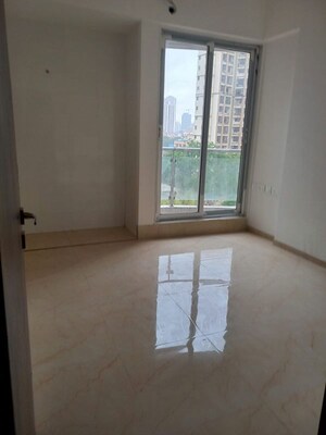 Room in 2 BHK Apartment at Hiranandani Estate, Ghodbunder Road – for Rent