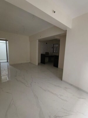 Room in 2 BHK Apartment at Chinar CHS, Kothrud – for Rent