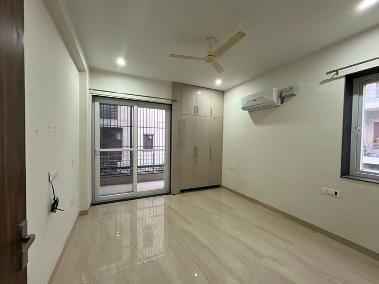 Room, sector 57 3 Bedroom 2000 Sq.Ft. Builder Floor In Sector 57 Gurgaon 10615735