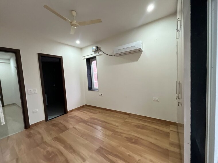 Room, sector 57 3 Bedroom 2000 Sq.Ft. Builder Floor In Sector 57 Gurgaon 10615735