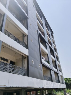  Apartment For Sale in Makanpur
