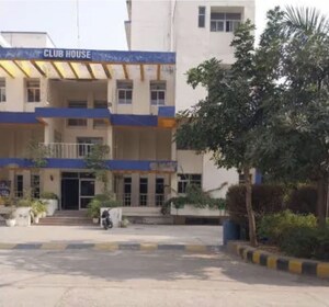 Furnished Amenities in 3 BHK Apartment at Piyush Heights, Sector 89 – for Rent
