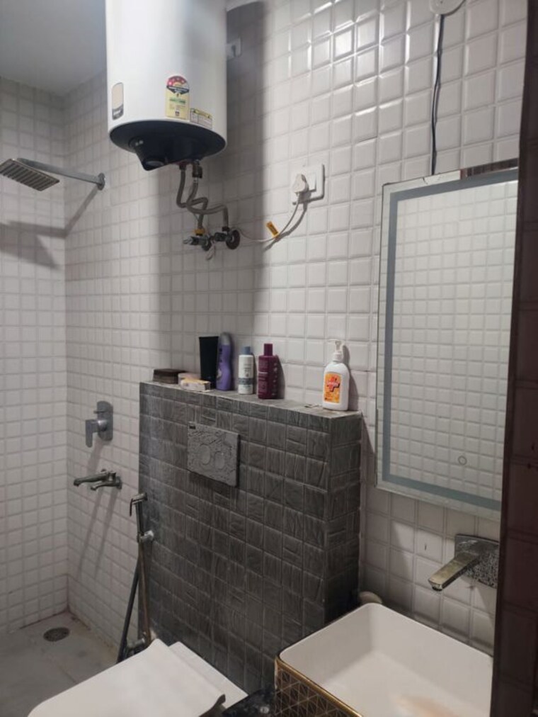 Bathroom, rwa-apartments-sector-40 2 Bedroom 1180 Sq.Ft. Apartment In Sector 40 Noida 10615862