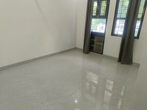 Room in 3 BHK Builder Floor at Unitech Arcadia, South City 2 – for Sale