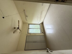 Room in 2 BHK Apartment at Kalpataru Hills, Manpada – for Rent