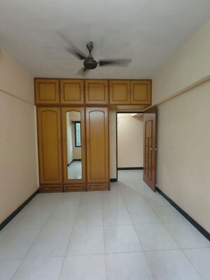 Room in 3 BHK Apartment at Nayana Niwas, Borivali West – for Rent