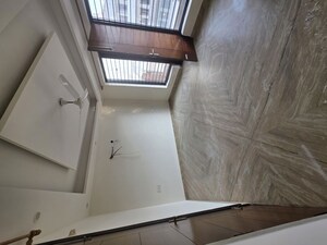 Furnished Amenities in 4 BHK Builder Floor at Sector 57 – for Rent