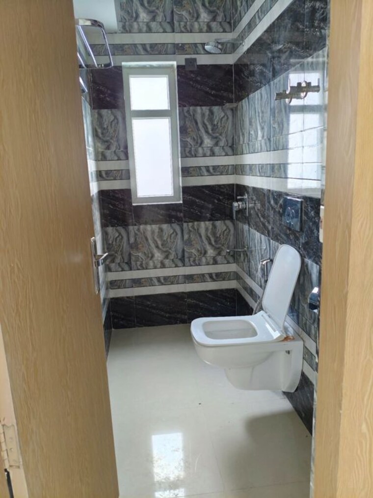 Bathroom, sector 89 1 Bedroom 650 Sq.Ft. Apartment In Sector 89 Noida 10601275